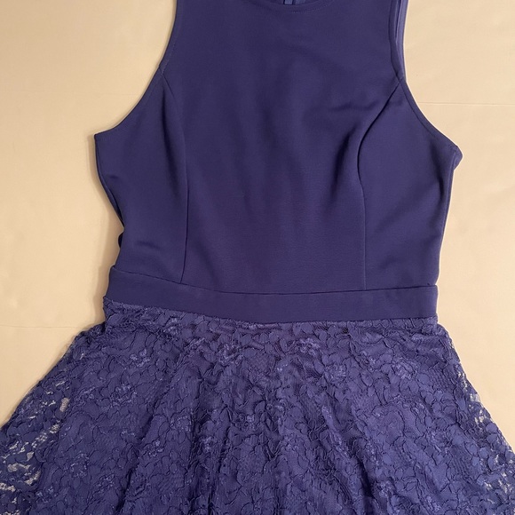 Lush royal blue gorgeous sleeveless dress, size M. Perfect for any occasion. - Picture 10 of 17